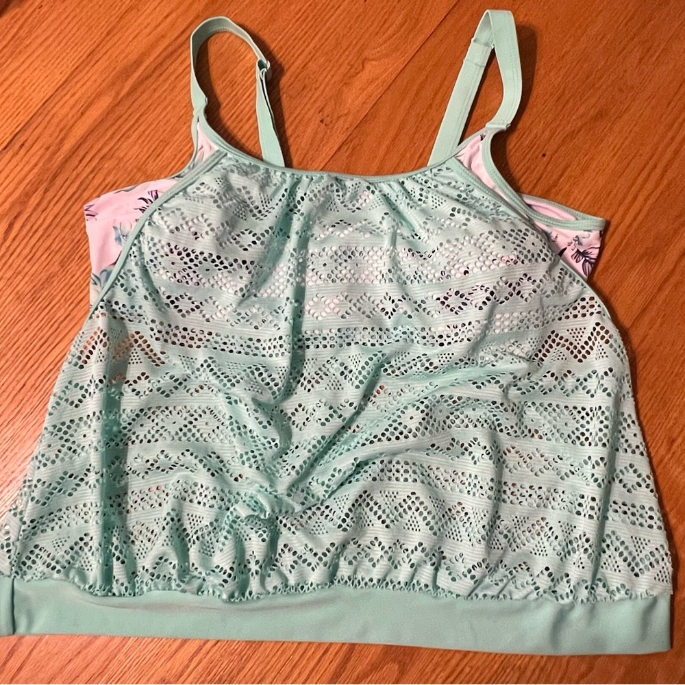 Woman’s 3xl Swimsuit - Picture 3 of 5